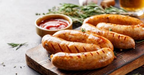 6 thực phẩm dù ngon mấy cũng không nên ăn nhiều nếu muốn trái tim luôn mạnh khỏe - Ảnh 2.