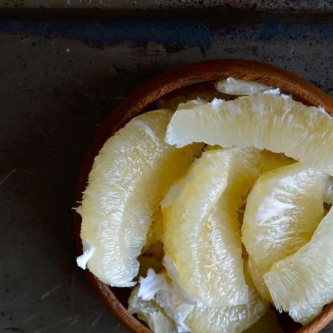 Loại quả chua ngọt là báu vật dinh dưỡng mùa thu chứa vô vàn công dụng nhưng 3 nhóm người nên ít ăn - Ảnh 1.