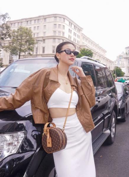 my-nhan-co-co-bung-hut-mat-nhat-vbiz-hhen-nie-khong-the-vang-mat-c2a07b