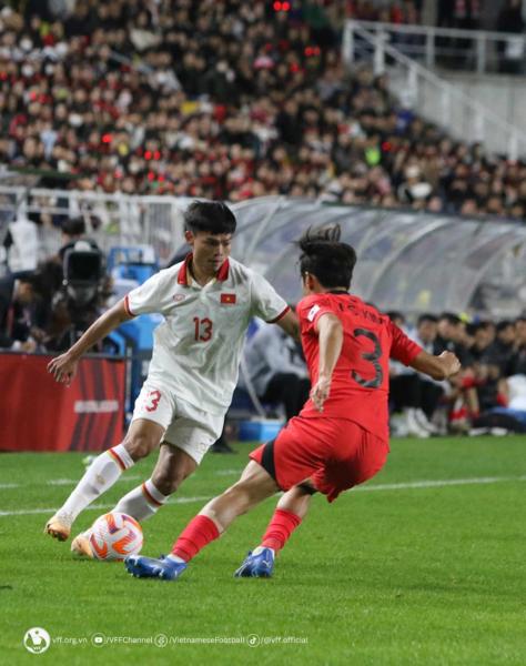 Tiến hành “đại cải tổ”, HLV Troussier đang đánh cuộc tương lai tại tuyển Việt Nam? - Ảnh 1. Tiến hành “đại cải tổ”, HLV Troussier đang đánh cuộc tương lai tại tuyển Việt Nam? - Ảnh 1.