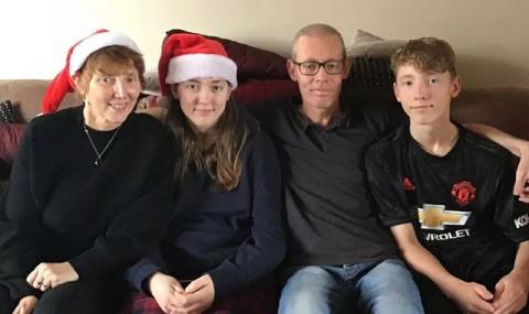 Người đàn ông 48 tuổi khỏe mạnh bỗng qua đời vì ung thư sau khi xuất hiện 1 dấu hiệu về đêm - Ảnh 1.