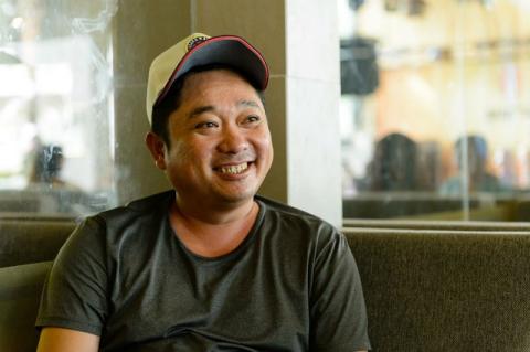 Nam diễn viên nổi tiếng phim Đất Phương Nam tuổi 40: Ở trọ, không vợ con, vất vả mưu sinh - Ảnh 2.