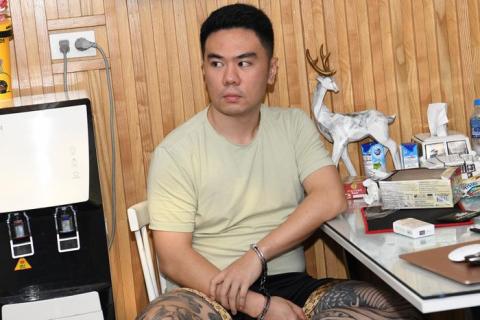 Đối tượng Lê Anh Thơ bị công an bắt giữ. (Ảnh: C04)