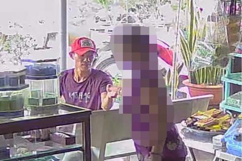 Nghi can ngồi ở quán nước đầu lối rẽ vào đường kênh Rạch Nổ gần 4 tiếng đồng hồ.