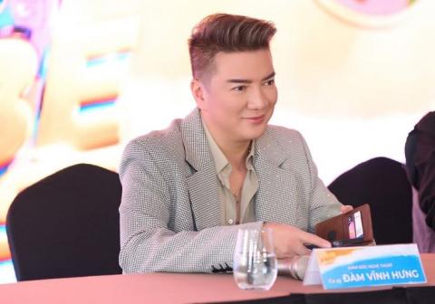 Ca sĩ Đàm Vĩnh Hưng. 