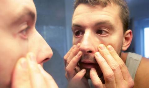 Bác sĩ Anh tiết lộ 4 dấu hiệu cảnh báo mỡ máu tăng vọt, nhận biết sớm có thể phòng ngừa đau tim, đột quỵ- Ảnh 2. Bác sĩ Anh tiết lộ 4 dấu hiệu cảnh báo mỡ máu tăng vọt, nhận biết sớm có thể phòng ngừa đau tim, đột quỵ- Ảnh 2.