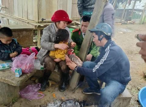 Cháu Vừ Thùy Dung được tìm thấy sau hơn 1 ngày mất tích trong rừng