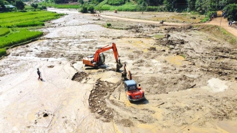 Hiện công tác tìm kiếm những người mất tích, khắc phục hậu quả vẫn đang được chính quyền địa phương và lực lượng chức năng tích cực triển khai.