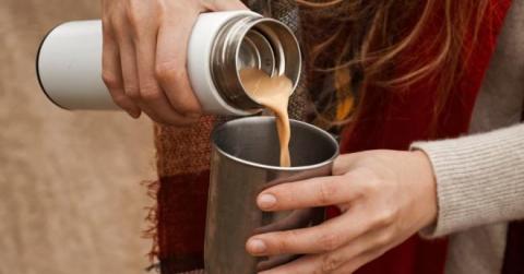 Dùng bình giữ nhiệt theo cách này rất dễ 'nuôi bệnh trong miệng', cần thay đổi ngay lập tức! 1