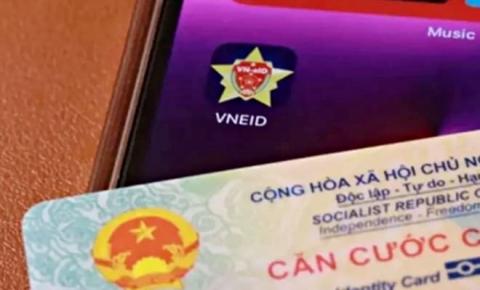 4-khoe-anh-can-cuoc-2.jpg 0