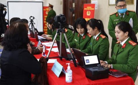 9-trieu-nguoi-dan-ha-noi-can-chu-y-mot-thong-tin-quan-trong-lien-quan-den-can-cuoc-cong-dan (1).jpg 0