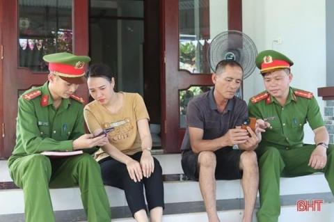 Thủ đoạn tinh vi khiến nhiều người tiếp tục chuyển tiền cho kẻ gian dù đã từng bị lừa: Công an cảnh báo nóng! 0 Thủ đoạn tinh vi khiến nhiều người tiếp tục chuyển tiền cho kẻ gian dù đã từng bị lừa: Công an cảnh báo nóng! 0