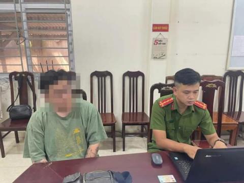 Người đàn ông xăm trổ đánh cô gái tại chung cư 4 Người đàn ông xăm trổ đánh cô gái tại chung cư 4