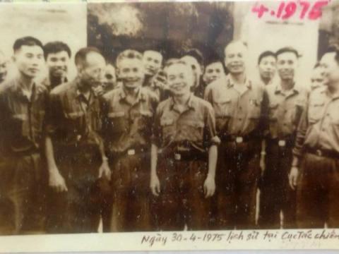 sao-nu-co-ong-noi-tung-truc-chien-cung-dai-tuong-vo-nguyen-giap-gia-dinh-co-3-nguoi-la-dai-ta-4-ngoisaovn-w1024-h768 2 sao-nu-co-ong-noi-tung-truc-chien-cung-dai-tuong-vo-nguyen-giap-gia-dinh-co-3-nguoi-la-dai-ta-4-ngoisaovn-w1024-h768 2