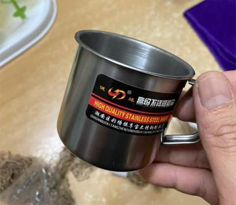 5-loai-coc-bien-nuoc-soi-thanh-nuoc-doc-thuong-xuyen-dung-chang-khac-nao-tu-dau-doc-chinh-minh (3).jpg 0