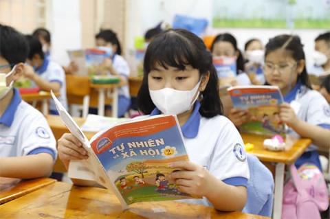 thong-nhat-su-dung-mot-bo-sach-giao-khoa-tren-ca-nuoc-tu-nam-hoc-2026-2027-mien-phi-tu-nam-2030 (2).jpg 0