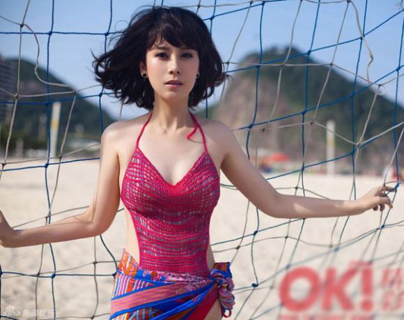 Hai mỹ nhân Cbiz khoe dáng ngọc ngà trên tạp chí