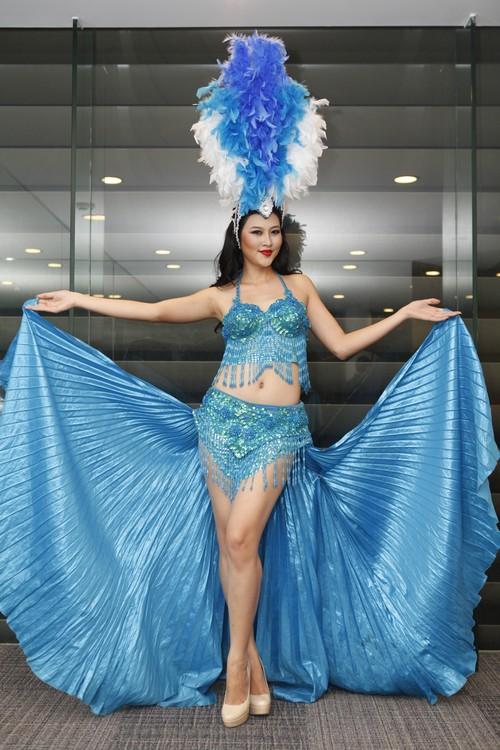 Ngọc Quyên làm người mẫu cho show chuyển giới Tiffany