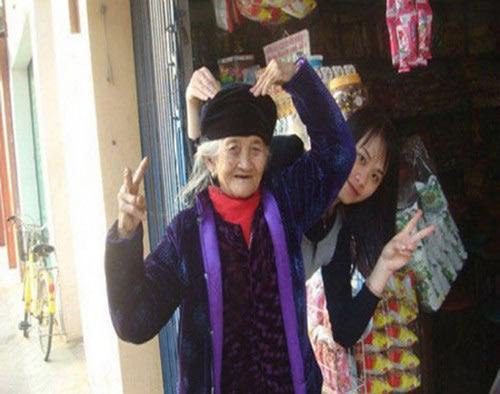 Ảnh cười bể bụng (P34): Những ông bà cụ 'xì tin' vô đối Ảnh cười bể bụng (P34): Những ông bà cụ 'xì tin' vô đối