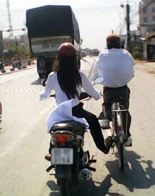 Ảnh cười bể bụng (P36): Những hình ảnh 'cực độc' ở Việt Nam
