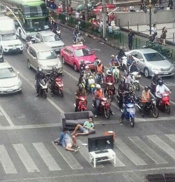 Ảnh cười bể bụng (P.305): Khi siêu nhân hết phép