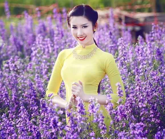 Ao-Dai-Du-Tiec nguoi mau thuy ngan, thuy ngan, thuy ngan mac ao dai, ao dai ntk Viet ...
