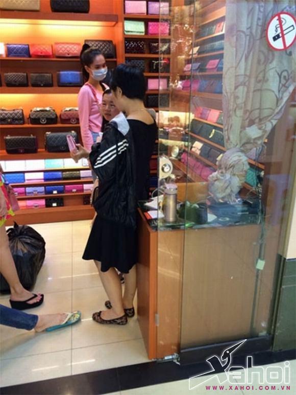 fan-chi-trich-ngoc-trinh-dung-hang-fake7