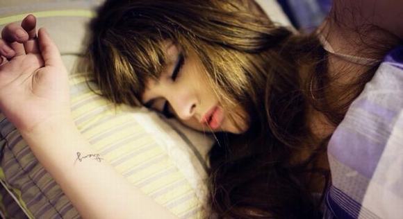 andrea-tren-giuong-ngu6