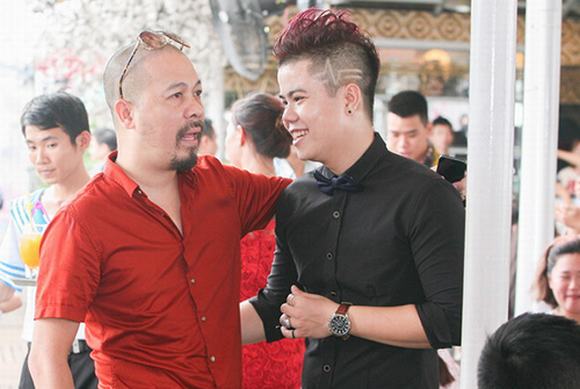 my-linh-tai-xuat-cung-con-gai-sau-vu-son-tung-mtp12