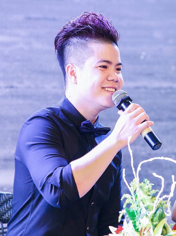 my-linh-tai-xuat-cung-con-gai-sau-vu-son-tung-mtp15