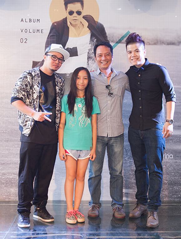 my-linh-tai-xuat-cung-con-gai-sau-vu-son-tung-mtp17