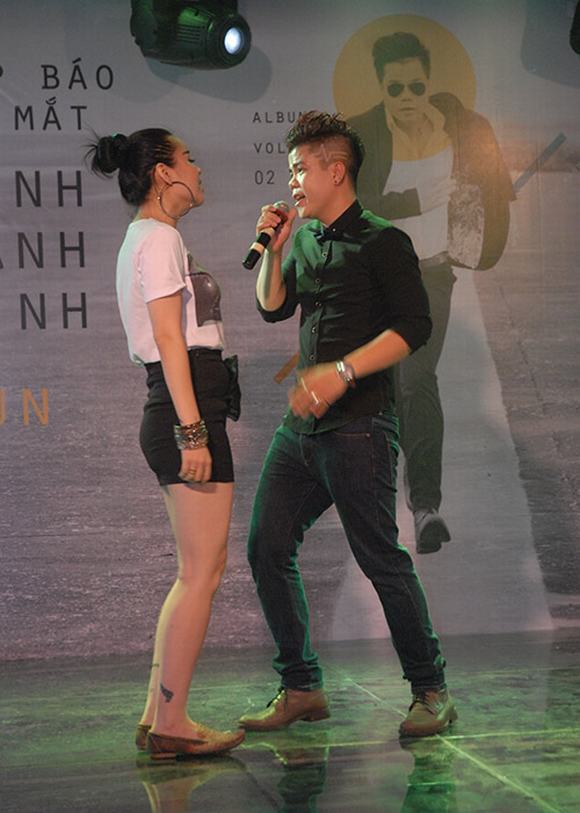 my-linh-tai-xuat-cung-con-gai-sau-vu-son-tung-mtp8