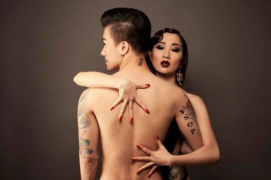 hotboy Kenny Sang, Kenny Sang, Kenny Sang khoe than hinh nong bong,