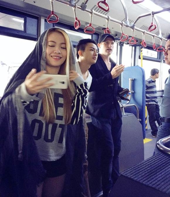 thi-sinh-guong-mat-than-quen12