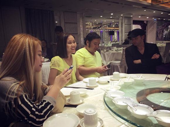 thi-sinh-guong-mat-than-quen8