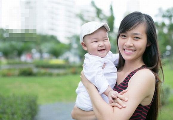 sao-viet-khoe-mat-moc13