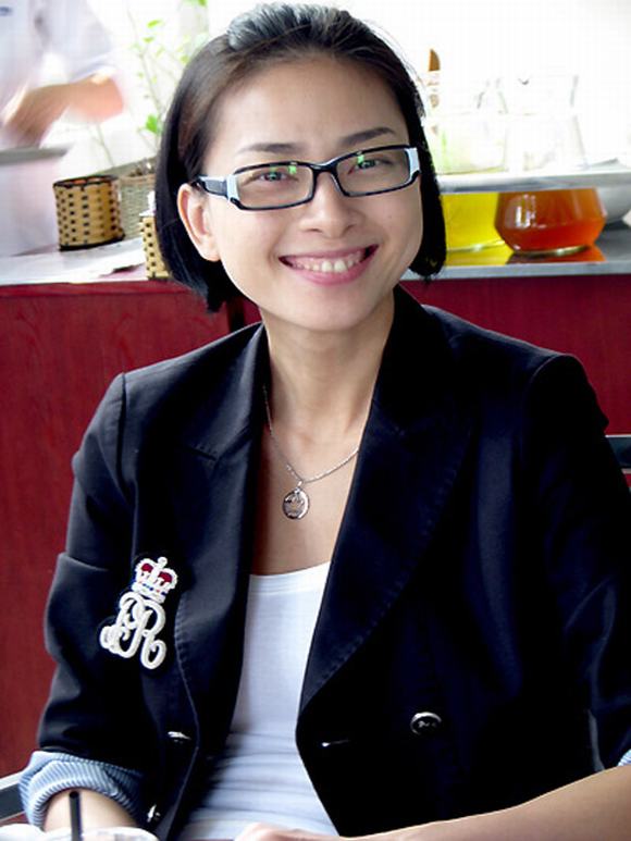 sao-viet-khoe-mat-moc4