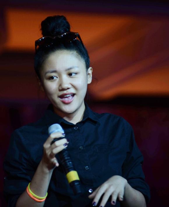 sao-viet-khoe-mat-moc8