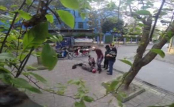 Video bất tỉnh giữa đường Video bat tinh giua duong, ke hoi cua, camera giau kin, tin, bao