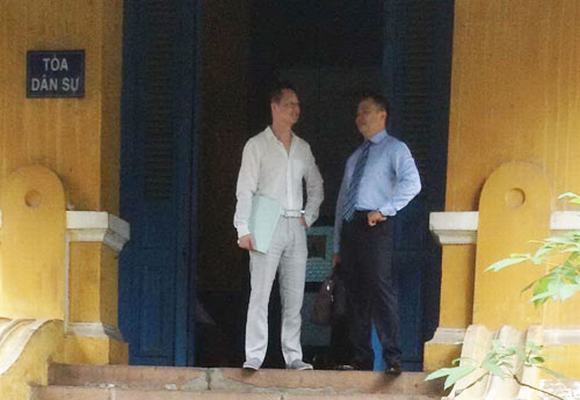 toan-canh-vu-ngoc-thuy-kien-me-ruot-2