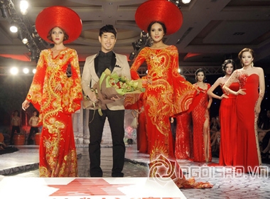Minh Triệu - Quanh Dy diện váy Long Phụng kiêu sa của NTK Ngọc Long