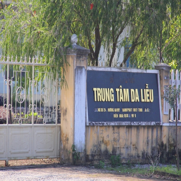 Những chuyện “động trời” tại Trung tâm Da liễu tỉnh Quảng Nam Những chuyện “động trời” tại Trung tâm Da liễu tỉnh Quảng Nam