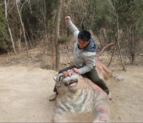 Qua đồi Cảnh Dương bâng khuâng nhớ Võ Tòng, Du lịch, Đồi Cảnh Dương, Miếu Võ Tòng, Quán rượu, du lịch Trung Quốc, đả hổ, bia đá, phong cảnh tuyệt đẹp, thơ văn, Mao Trạch Đông