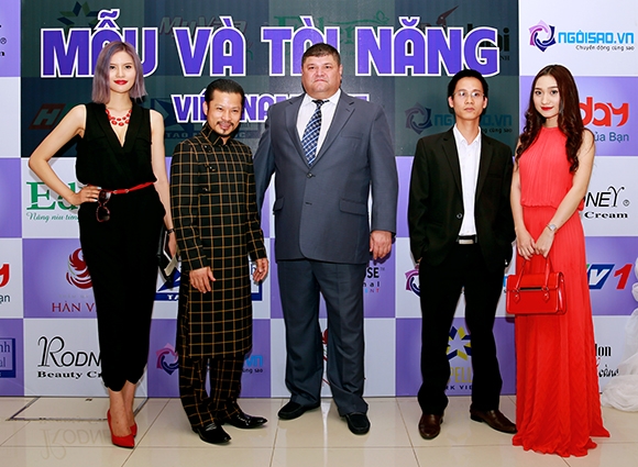 Sao Việt 'xúng xính váy áo' trong buổi ra mắt cuộc thi 'Mẫu và Tài Năng' 1