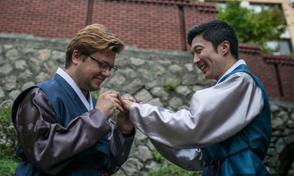 Chuyện tình cặp đồng tính nam kết hôn tại Hàn Quốc nhưng phải sang Thụy Sĩ để đăng ký