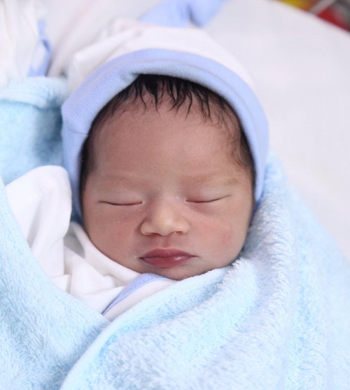 bé gái so sinh dep nhu thien than bị mẹ bỏ roi ỏ bẹnh viẹn tp.hcm - 1