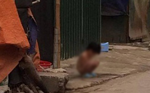Trải lòng của người mẹ bắt con gái 3 tuổi cởi hết quần áo đứng ngoài trời mưa rét - Ảnh 1. Trải lòng của người mẹ bắt con gái 3 tuổi cởi hết quần áo đứng ngoài trời mưa rét - Ảnh 1.