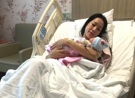 nhung my nhan viet u50 van sinh con bat chap tuoi tac - 4