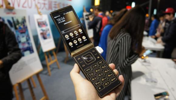 11 smartphone đúng nghĩa sang chảnh, giá đắt... ngớ người - Ảnh 2. 11 smartphone đúng nghĩa sang chảnh, giá đắt... ngớ người - Ảnh 2.