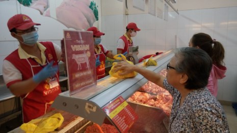 heo noi thua lo, viet nam van nhap nhieu thit ngoai - 1